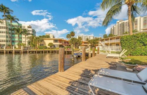 Dolphin Isles Maison | 44 Canal Home With Heated Pool & Free Dock