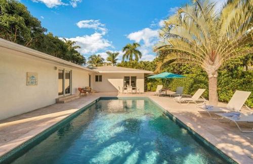Dolphin Isles Maison | 44 Canal Home With Heated Pool & Free Dock