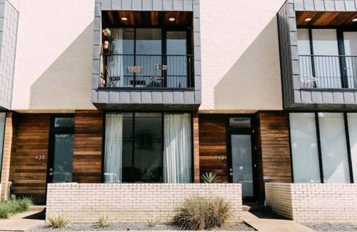 Downtown Memphis Maison | 440 By Caramelized Pettigrew Adventures Downtown