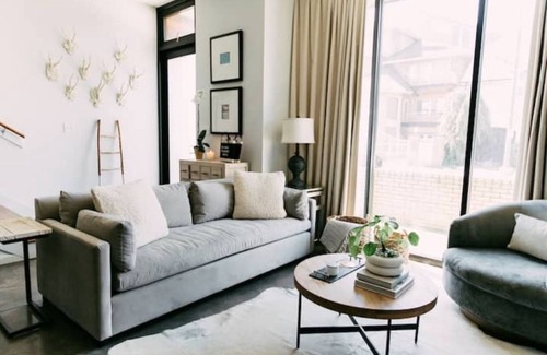 Downtown Memphis Maison | 440 By Caramelized Pettigrew Adventures Downtown