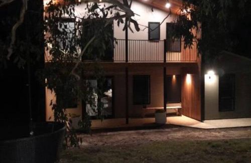 Surveyors Bay Maison | 44onRoaring - in the Huon Valley