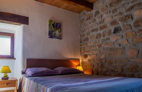 Pied-de-Borne Maison | 45 m² Gîte ∙ 1 chambre ∙ 2 personnes