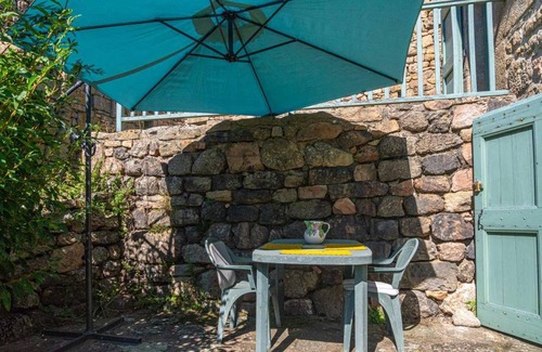 Pied-de-Borne Maison | 45 m² Gîte ∙ 1 chambre ∙ 2 personnes