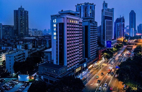 East Huanshi Road Hôtel | 45 m² Hôtel ∙ 8 personnes