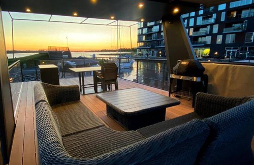 Nykobing Falster Location De Bateaux | 450 m² Péniche ∙ 2 chambres ∙ 6 personnes