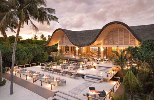 Raa Atoll Station Balnéaire | 491 m² Résidence de vacances ∙ 4 chambres ∙ 11 personnes