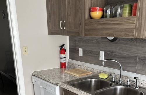 Summerlee Maison | 498 D Terry Ave. Traveling Nurses Welcome!