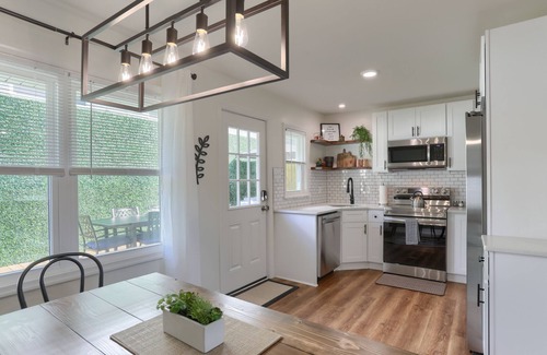 Hershey Maison | 4Bd/2ba home Sleeps 8 *Newly Renovated* 2 minutes to all Hershey attractions!