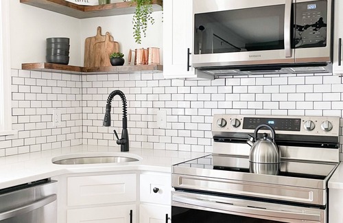 Hershey Maison | 4Bd/2ba home Sleeps 8 *Newly Renovated* 2 minutes to all Hershey attractions!