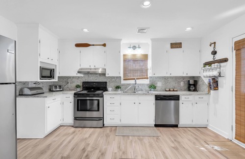 Cherry Grove Beach Maison | 4BD Charming Beach Home-Pet Friendly-Cherry Grove