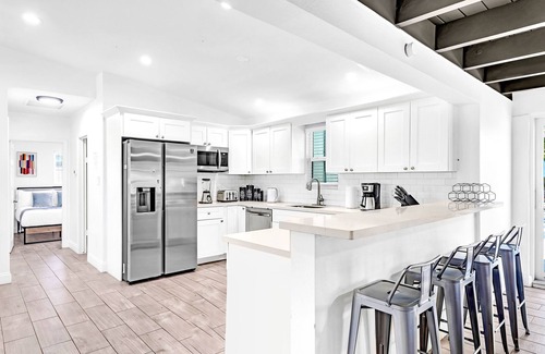 South Corals Maison | 4BD Family Paradise Retreat - Heated Pool/Arcades/Pool Table