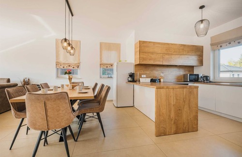 Mali Vareski Villa | Villa 4 chambres avec piscine et aire de jeux à proximité de la plage de Duga Uvala