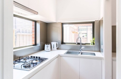 Forest Hill Maison | 4Bedrooms 3.5bath' with NETFLIX & NBN near Forest Hill Chase Shopping centre