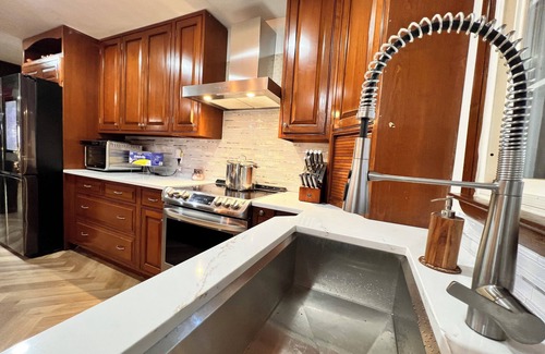 Lorton Maison | 4beds get away tropical SFH near DC