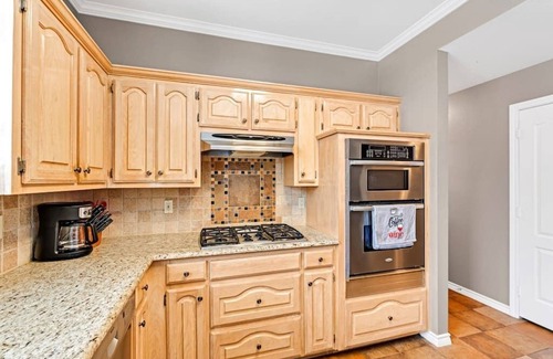 Grapevine Maison | 4BR, 2.5BA, sleep 11, close to highway and airport