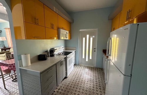 Arecibo Pueblo Appartement | 4BR/2BA Centrally-located in Arecibo Near Beach UNIT 1