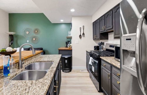 Pittsburgh Maison | 4BR 2BA Perfect for Relaxation, 9 Mins to Downtown