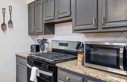 Pittsburgh Maison | 4BR 2BA Perfect for Relaxation, 9 Mins to Downtown