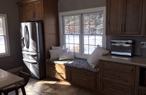 Valatie Maison | 4BR, 3.5BA Family House Great for Vacationing or Temporary Stays