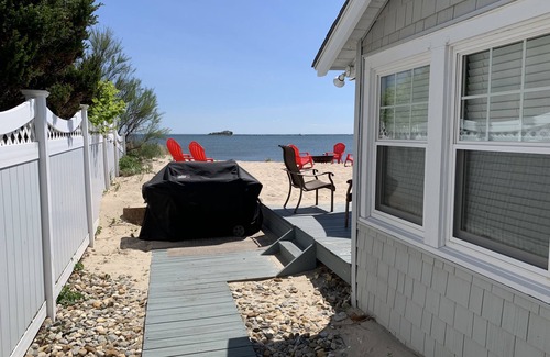 Westbrook Cottage | 4BR Beach Cottage se trouve sur une plage privée. 12 couchages avec confort, Grill extérieur