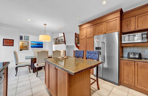 West Oak Trails Maison | 4BR Beautiful Spacious Home w Office!