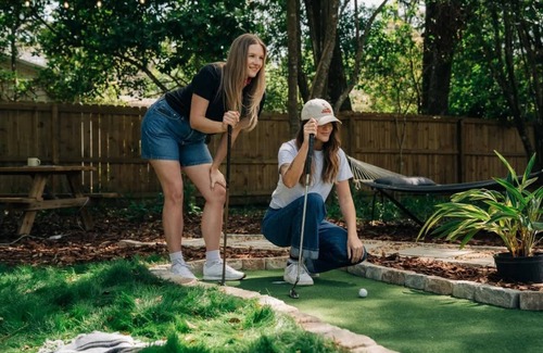 Duckpond Maison | 4BR Boho Oasis w/ Mini Golf & Games!