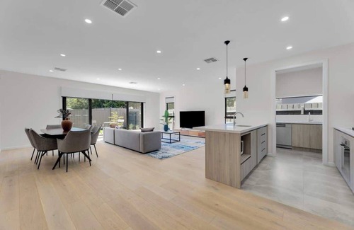 Ashburton Maison | 4BR Brand new Townhouse in Ashburton Shopping Golf