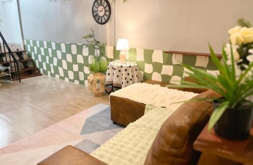 Chom Phon Maison | 4BR entire house next to Skytrain BTS and Subway MRT Chatuchak