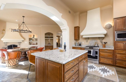 Carefree Maison | 4BR Rustic Southwest | Heated Pool | Pickleball