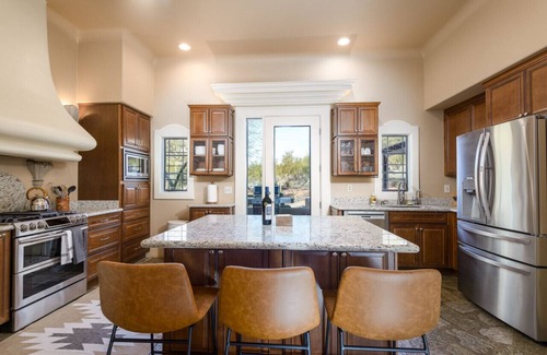 Carefree Maison | 4BR Rustic Southwest | Heated Pool | Pickleball