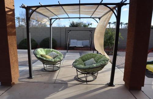 Palm Valley Maison | 4BR Family Home Golf, Resort, Casino, Fire Pit Oasis in Goodyear