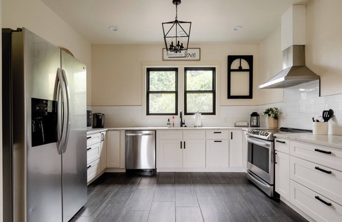 Hosford-Abernethy Maison | Fresh Farmhouse Remodel in SE Portland 96BikeScore