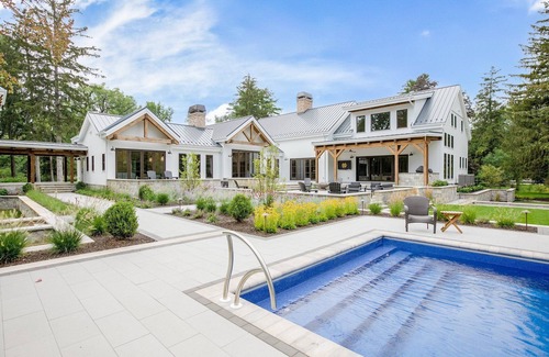 Georgetown Maison | 4BR Fr. Sorin's House w/ Pool and Paddle Tennis