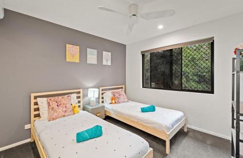 Macgregor Appartement | 4BR Haven in MacGregor - Family Fun Awaits