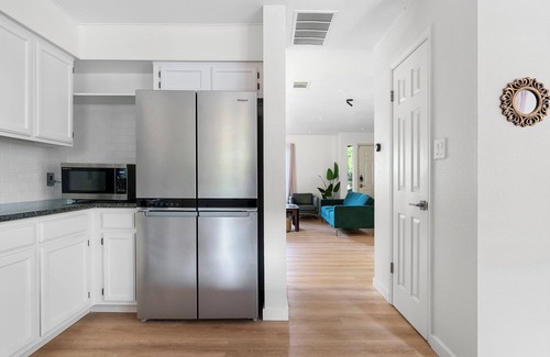 Milwood Maison | 4BR ~Heated Pool+Jaccuzi+Sauna+PoolTable+Arcades+Karaoke Stage - near Domain