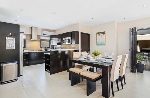 Santa Cruz Maison | 4BR HOME WITH PRIVATE POOL AND BBQ!