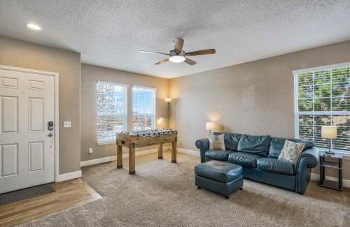 Peyton Maison | 4BR Hot Tub Pool Table, Ping Pong, Foosball!