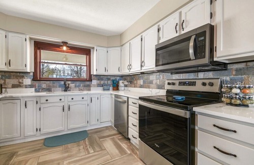 North Webster Maison | Private pier!Game Room!Fishing!Paddleboat!Kayaks!