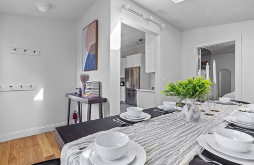 East Somerville Maison | 4BR Lux House near Harvard/MIT + Free Parking + BBQ + Fire Pit
