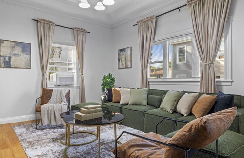 East Somerville Maison | 4BR Lux House near Harvard/MIT + Free Parking + BBQ + Fire Pit