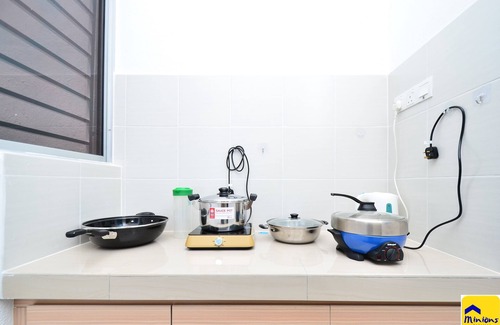 Bandar Saujana Putra Copropriété | 4BR Minions Homestay-Free WiFi & Parking Near KLIA & MAHSA