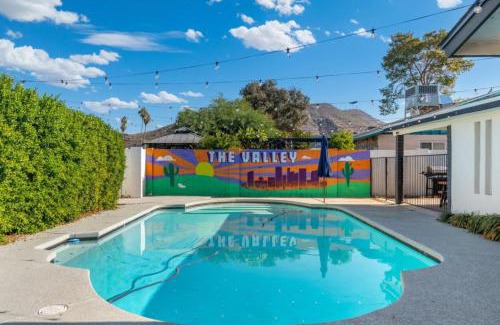 North Mountain Maison | 4BR Moon Valley Home with Pool - Room for 10