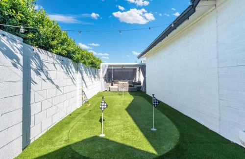 North Mountain Maison | 4BR Moon Valley Home with Pool - Room for 10