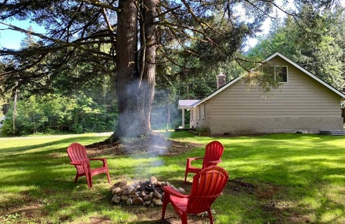 Skykomish Cabine | 4BR Mountain Getaway: Ideal for Skiing, Hiking, & Relaxing