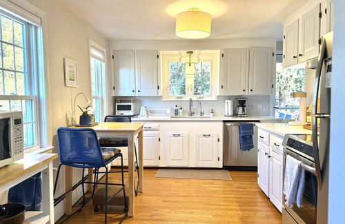 Newbury Maison | 4BR near Plum Island & Historic Newburyport, sleeps 8