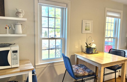 Newbury Maison | 4BR near Plum Island & Historic Newburyport, sleeps 8