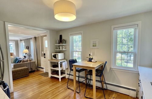 Newbury Maison | 4BR near Plum Island & Historic Newburyport, sleeps 8