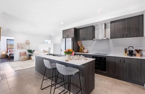 Browns Plains Maison | 4BR Newly furnished Cozy house Brownsplain