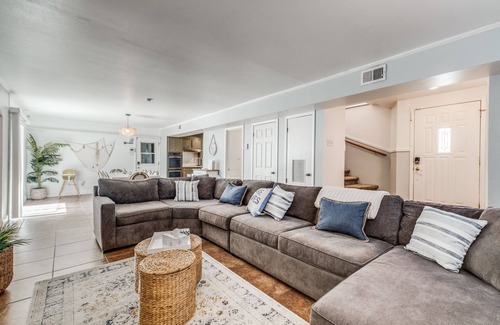 North San Antonio - SAT Maison | Pool, Hot Tub, Putt Putt Dreamscape!