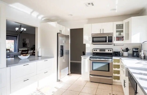 Paradise Maison | 4BR Pool-House Vacation by the Strip! Family-Friendly!